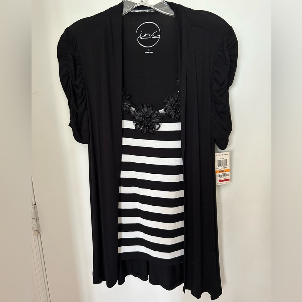 NWT INC Women’s Top